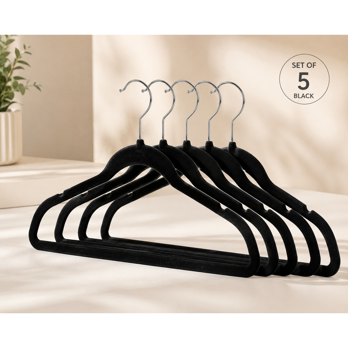 SET OF 5 VELVET CLOTHES HANGERS Antislip 45*23 cm