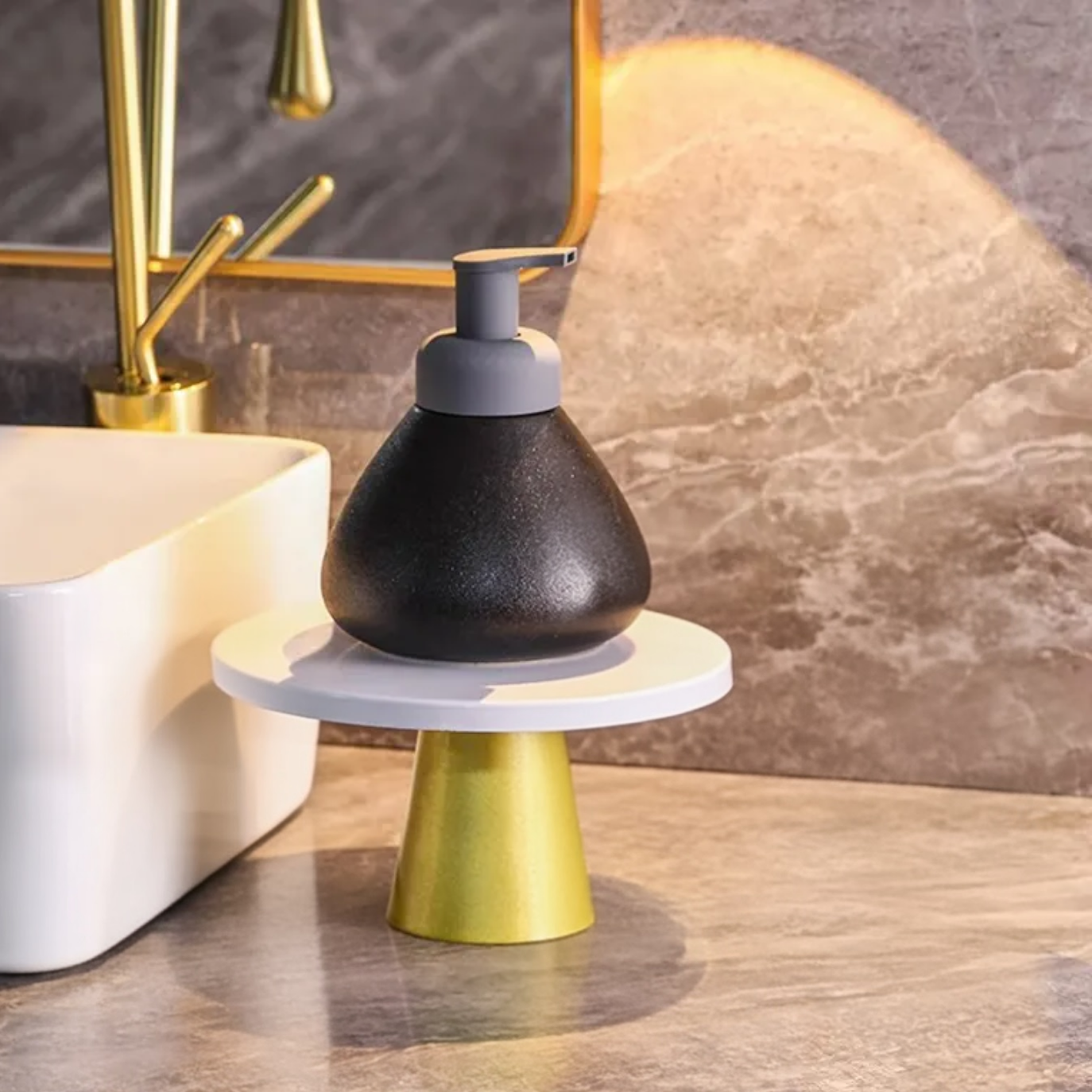 CERAMIC SOAP DISPENSER WITH PLASTIC LID
