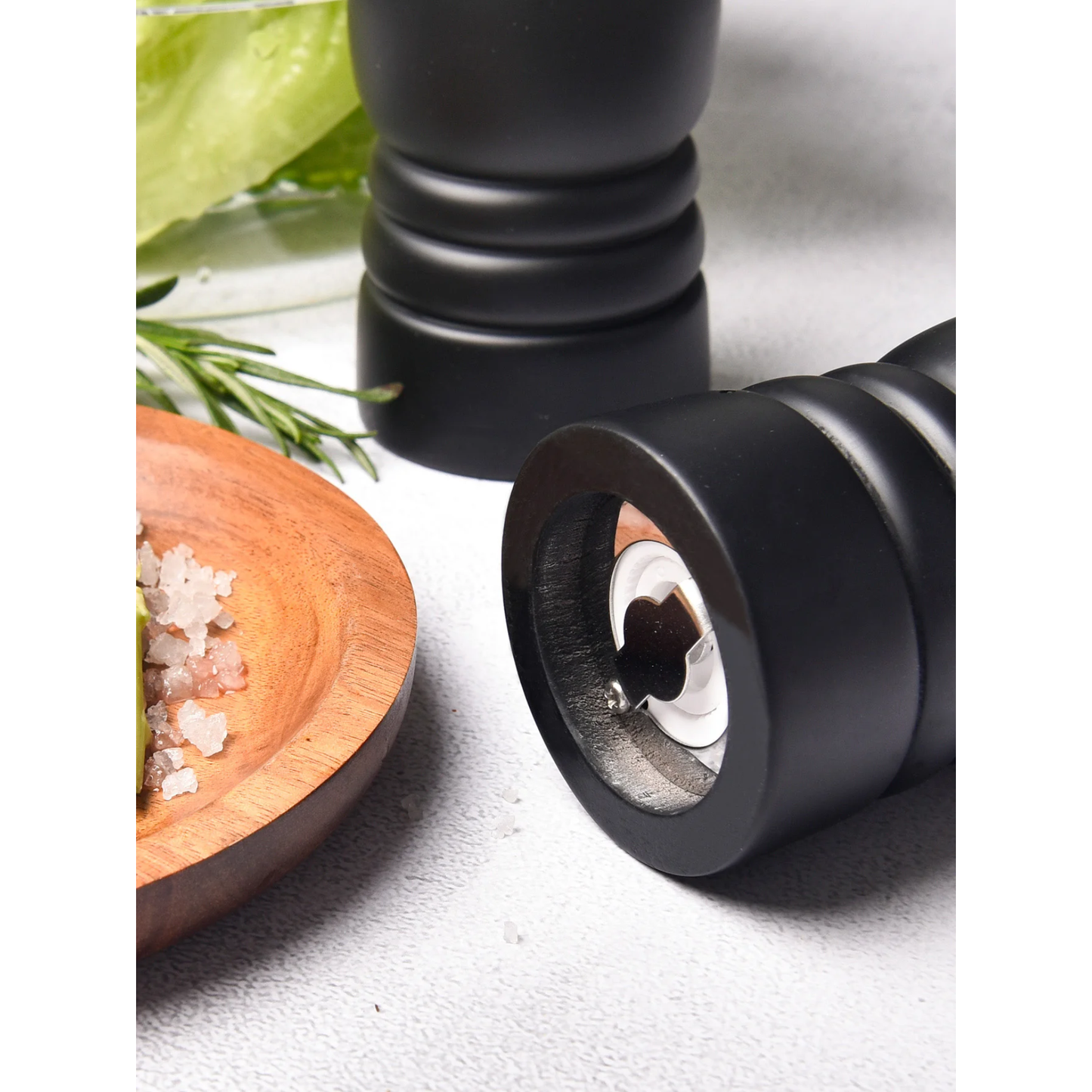BLACK WOOD PEPPER MANUAL GRINDER