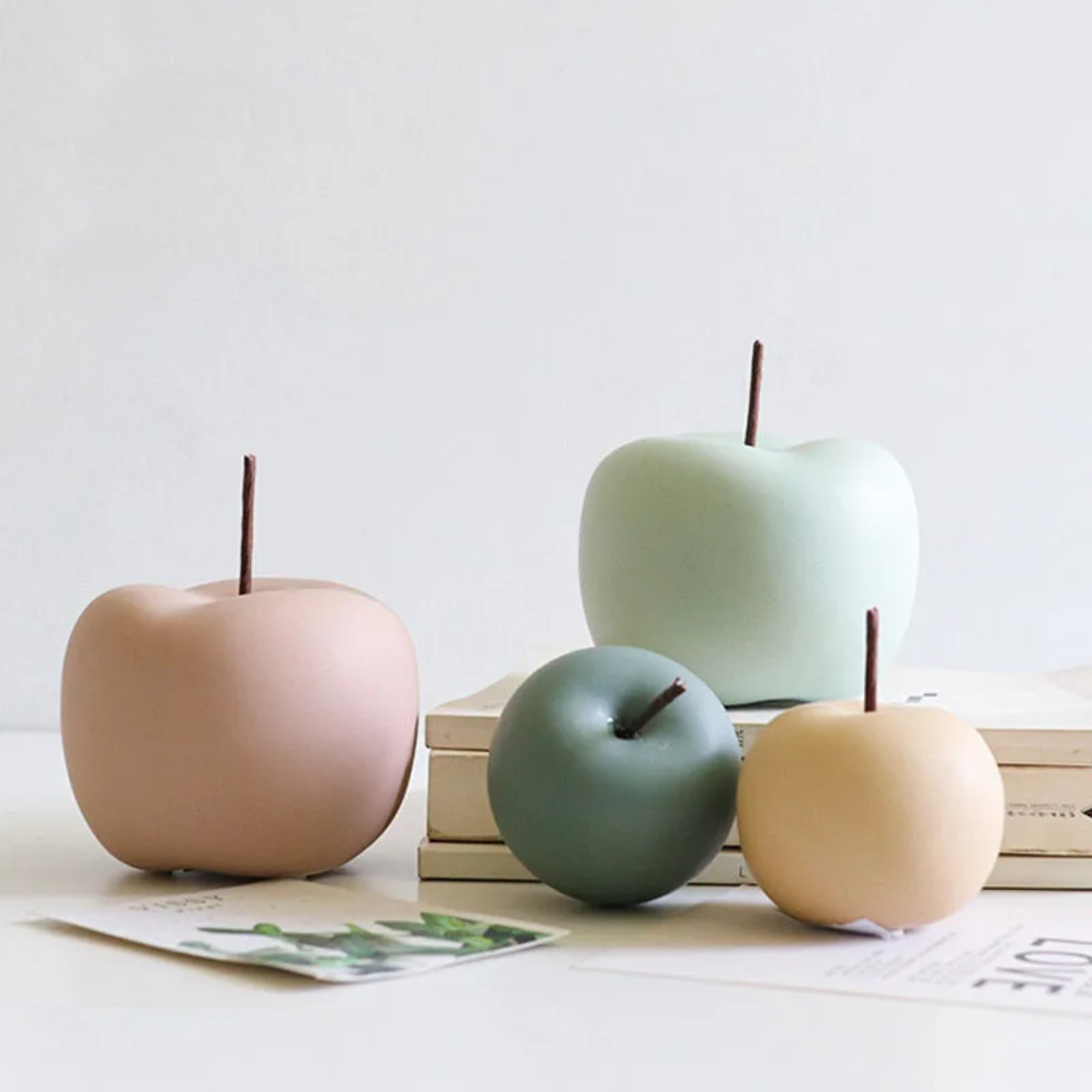 CERAMIC MATT APPLES FIGURES