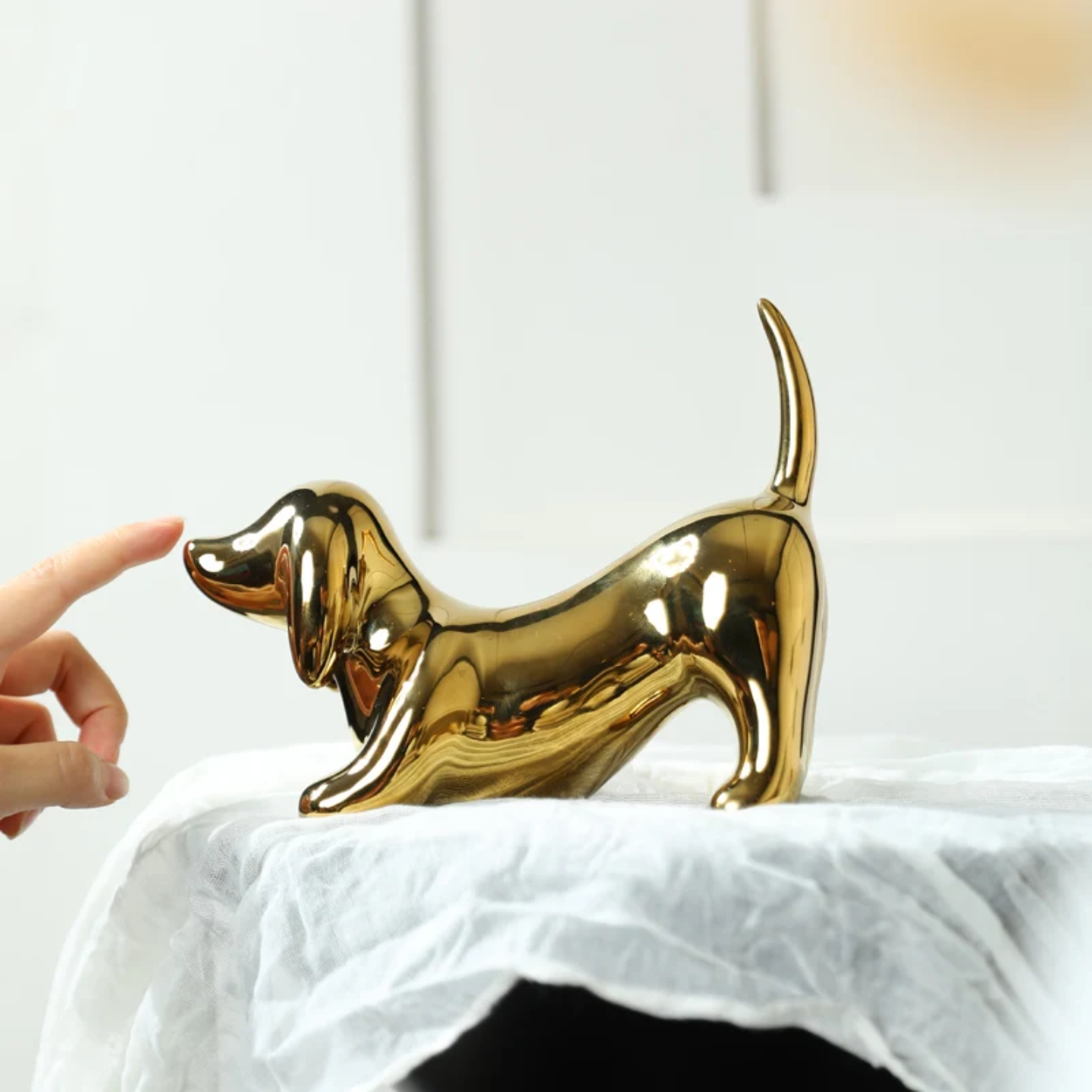 CERAMIC BENT DOG FIGURE 19.7*16 cm