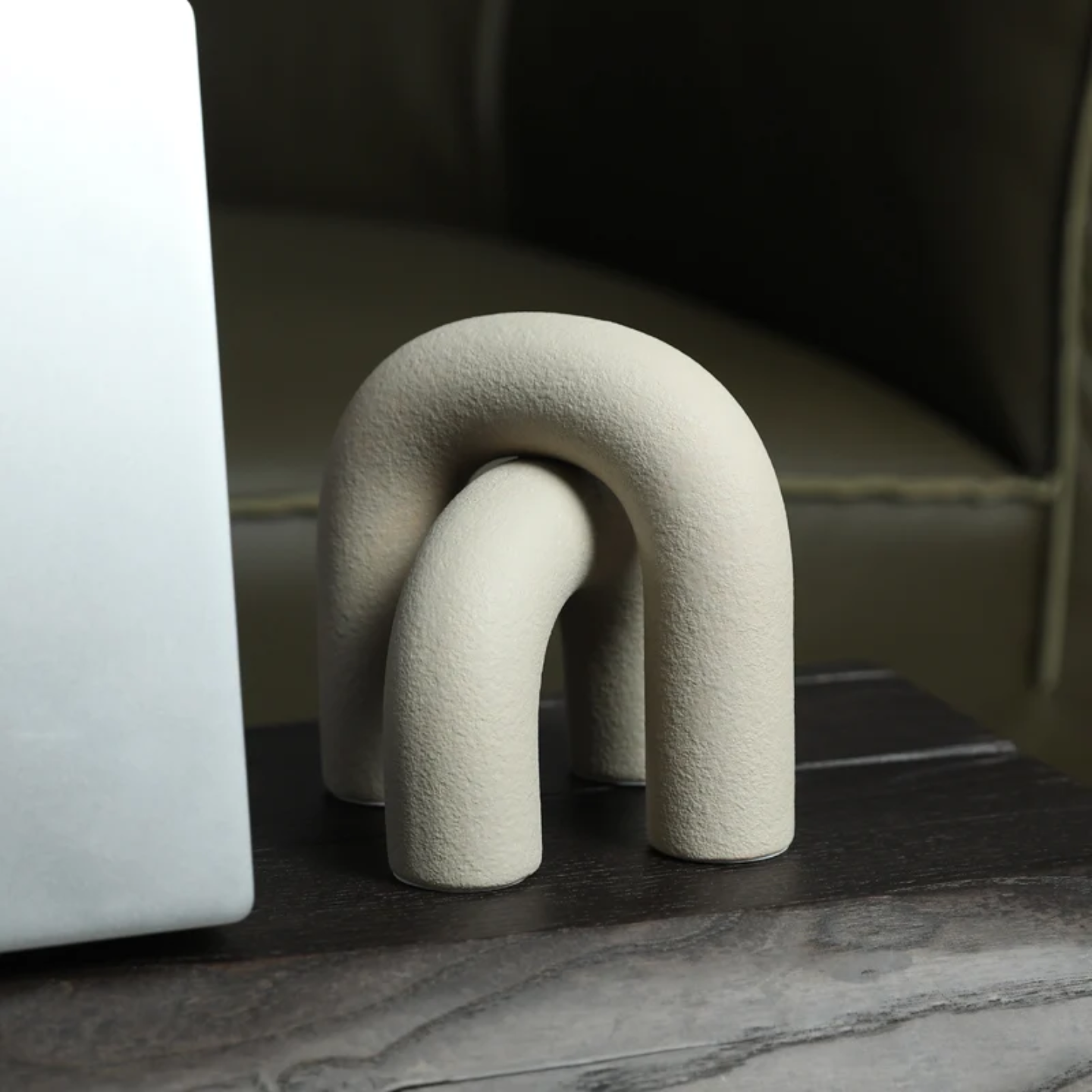 MODERN CERAMIC SHAPE