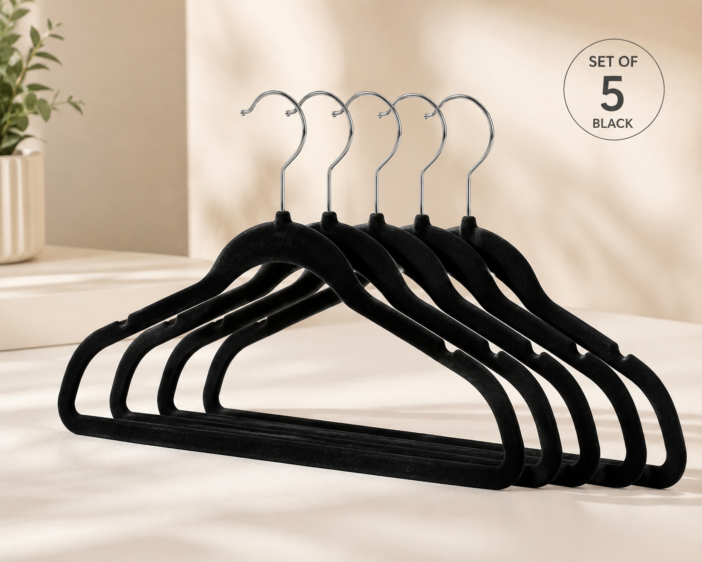 SET OF 5 VELVET CLOTHES HANGERS Antislip 45*23 cm