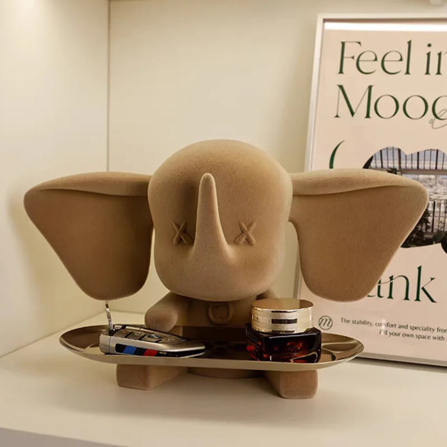 RESIN VELVET DUMBOO KEY TRAY