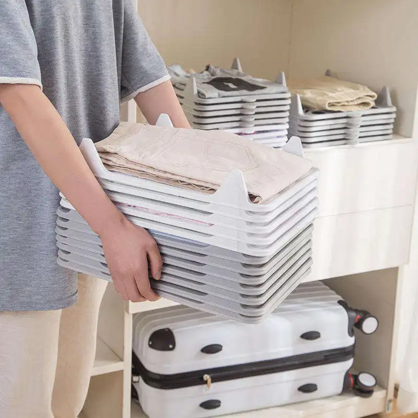 CLOTHES CLOSET ORGANIZER 1 PIECE (37.5 *29 CM) PER PC
