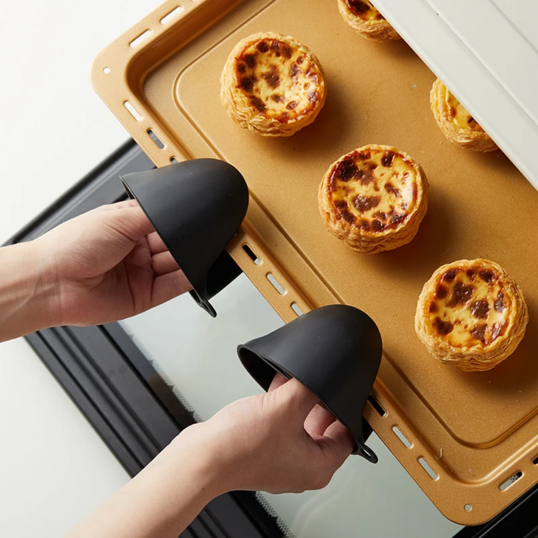 BLACK SILICONE ANTI HEAT HAND MITS 1 pc